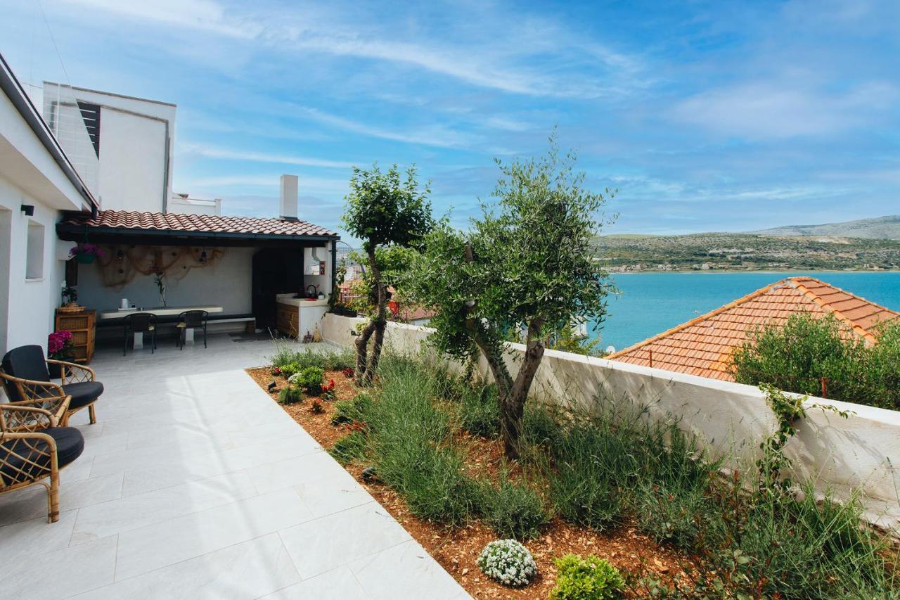 Villa Magna - Seaside Villa With Pool And Sauna Trogir Exteriér fotografie